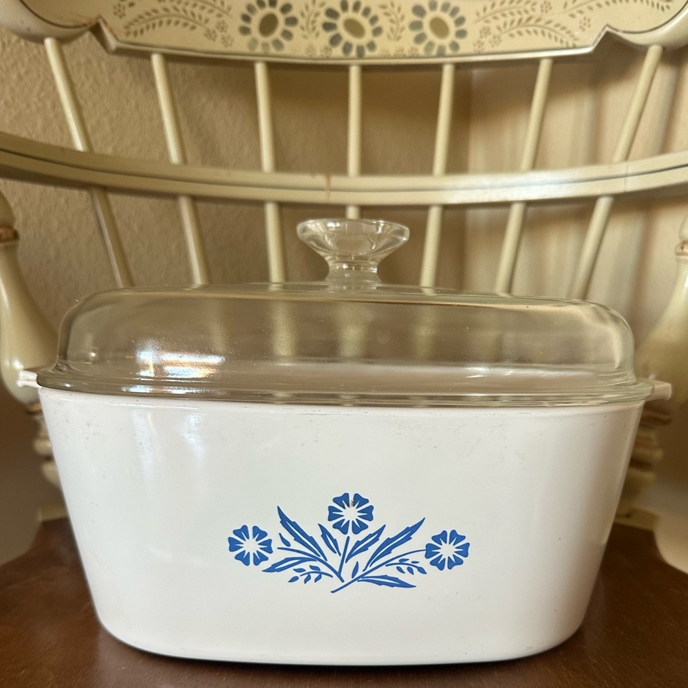 CORNING WARE CORNFLOWER 4QT CASSEROLE P-84-B